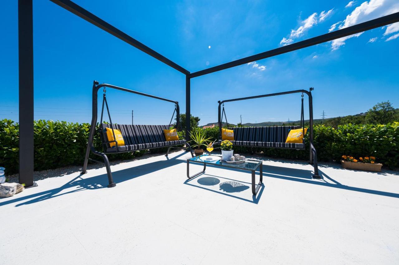 Villa Sky - Heating Pool Kastel Novi Bagian luar foto