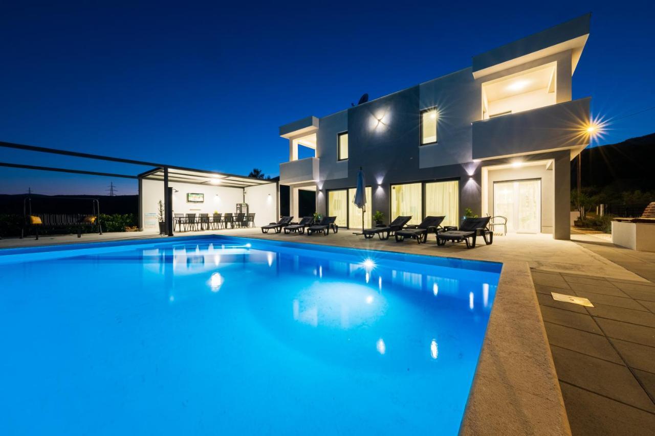 Villa Sky - Heating Pool Kastel Novi Bagian luar foto