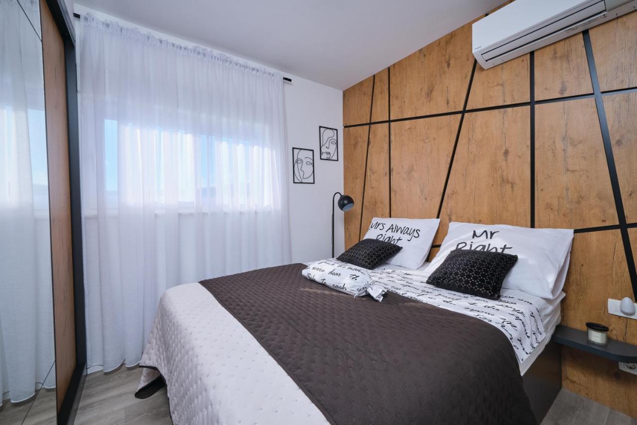 Villa Sky - Heating Pool Kastel Novi Bagian luar foto