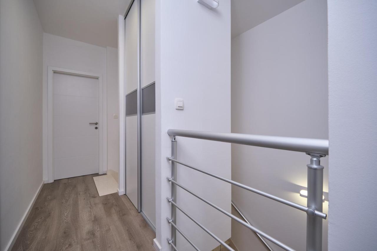 Villa Sky - Heating Pool Kastel Novi Bagian luar foto